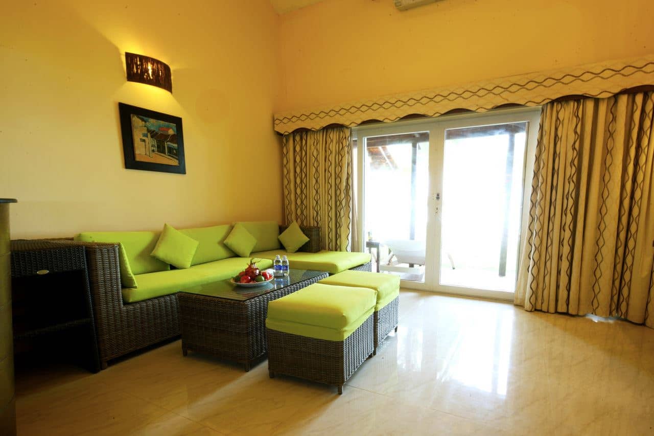 rooms-villa-beachfront-terrace-child-without-extra-bed