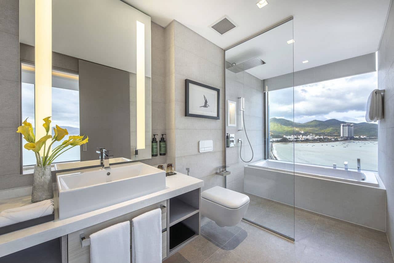 rooms-suite-ocean-view-with-balcony