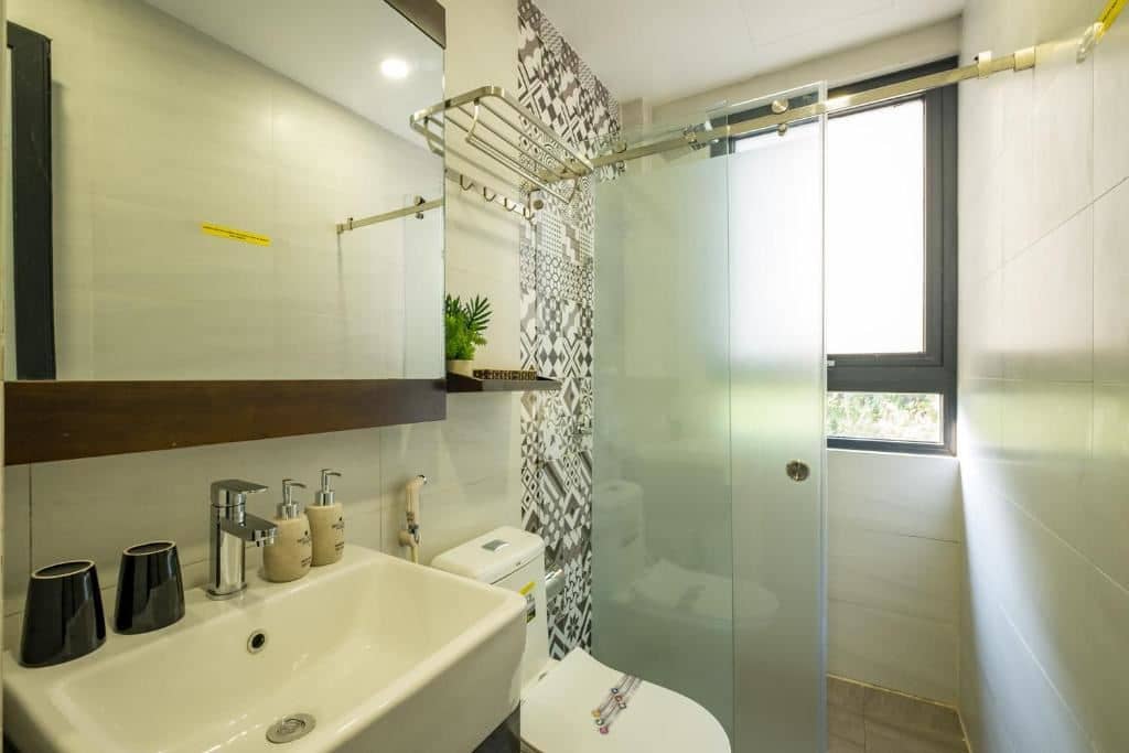 rooms-standard-triple-with-balcony-no-extra-bed