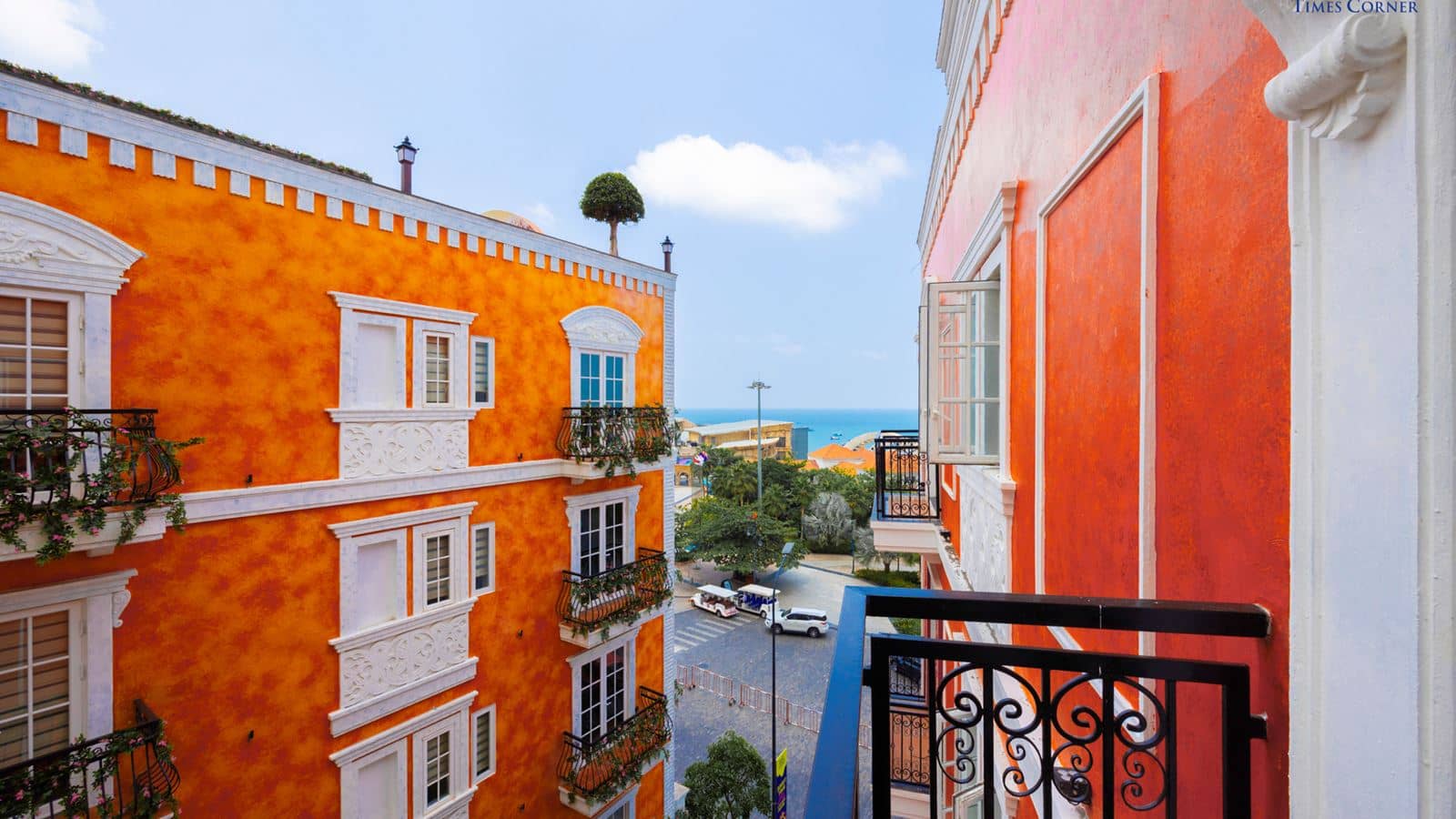 rooms-premium-city-view-with-balcony