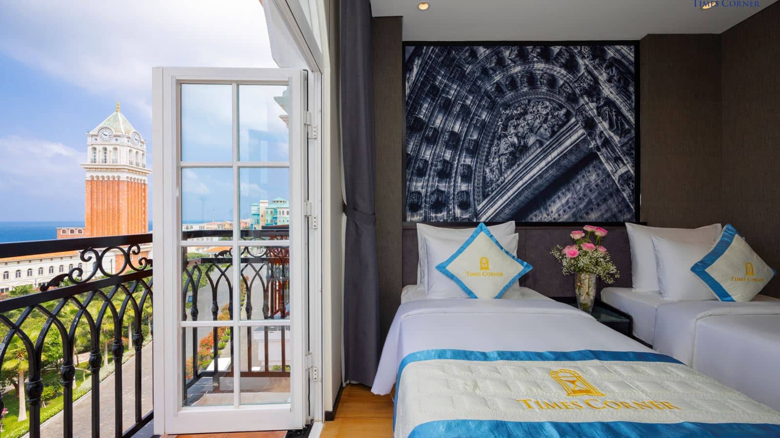 rooms-timeless-sea-view-with-balcony