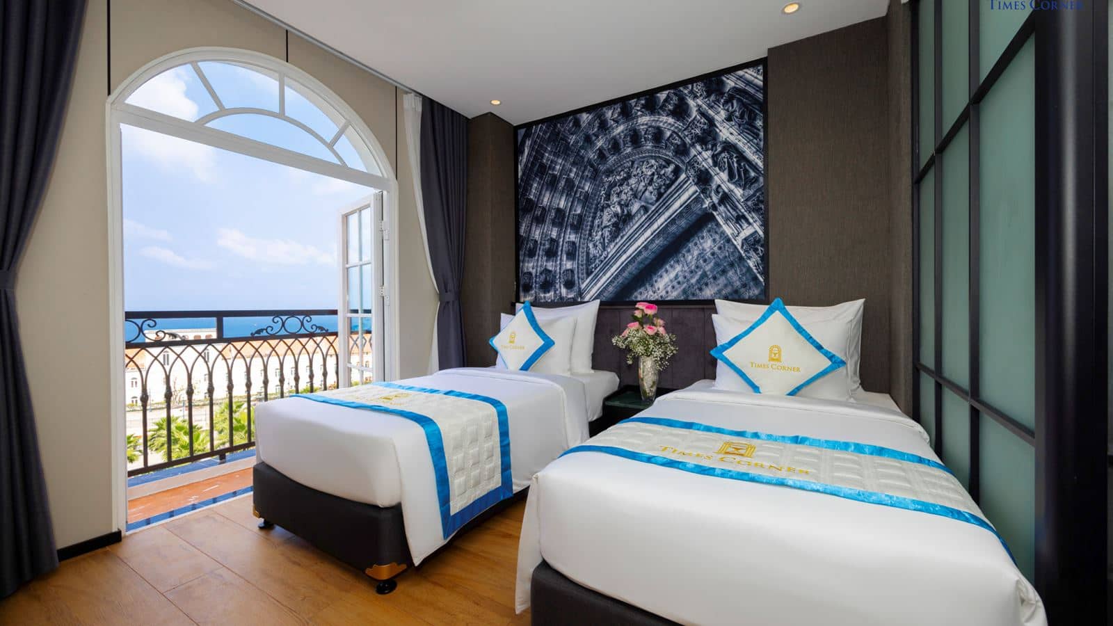rooms-timeless-sea-view-with-balcony