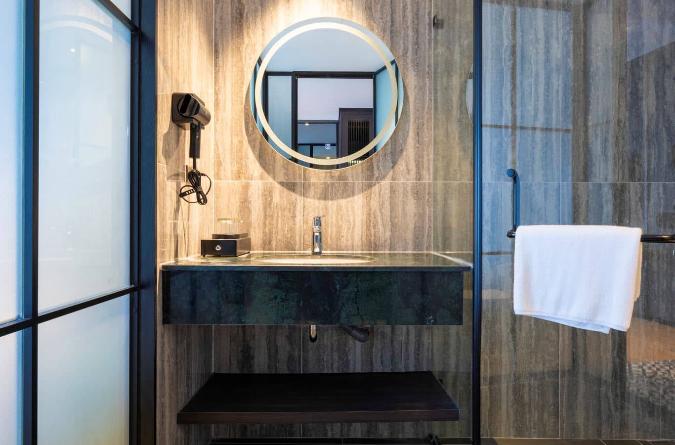 rooms-panoramic-sea-view-with-balcony-no-extra-bed