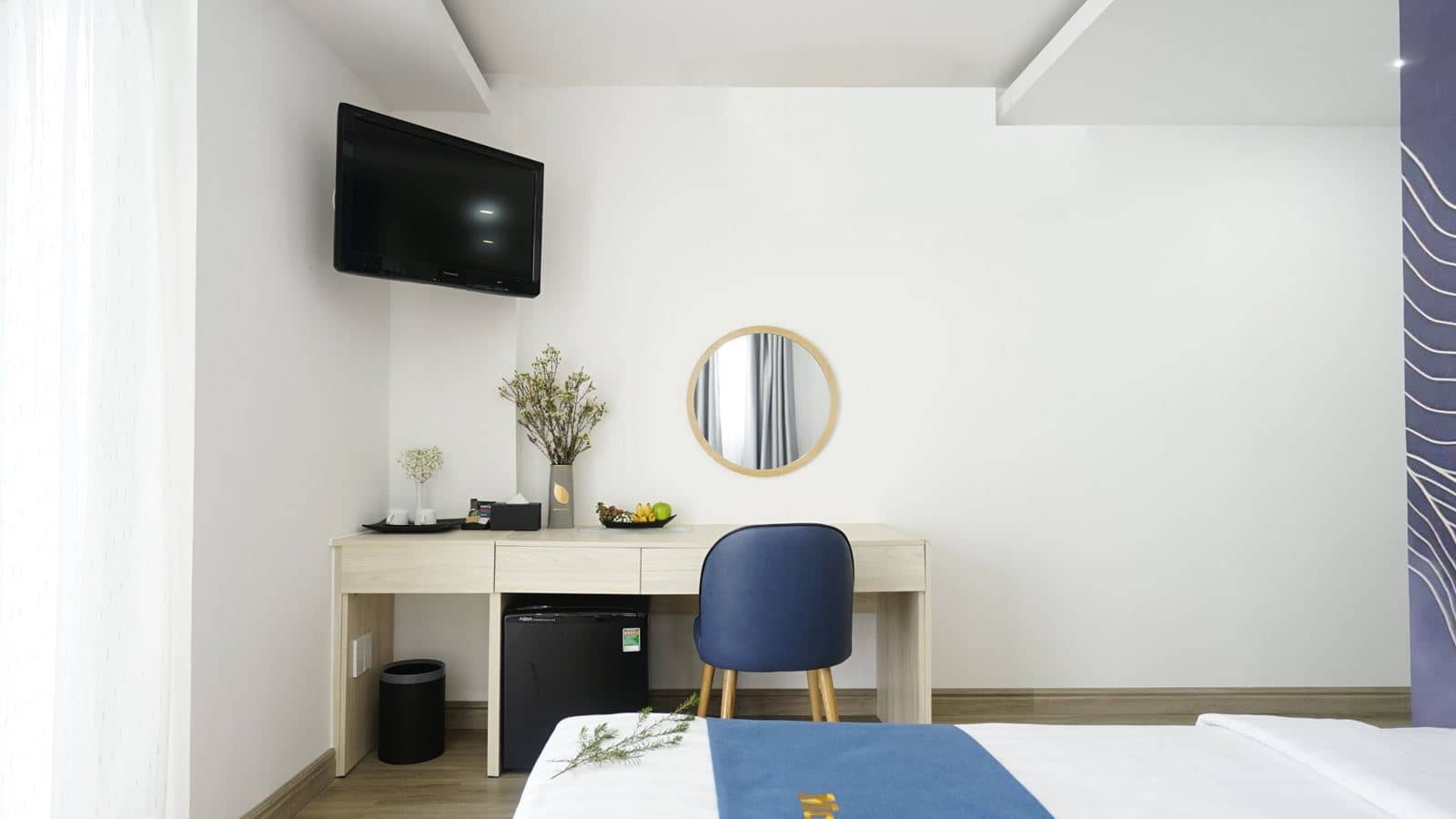 rooms-senior-city-view