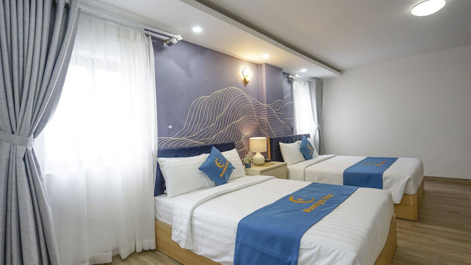 rooms-family-city-view