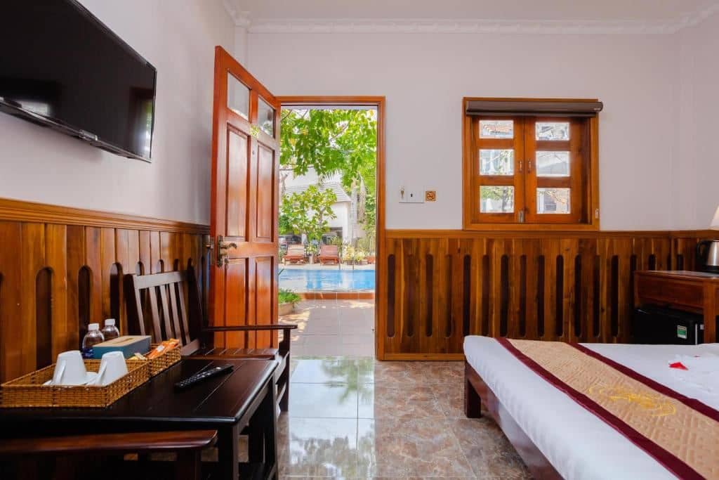 rooms-bungalow-garden--pool-view