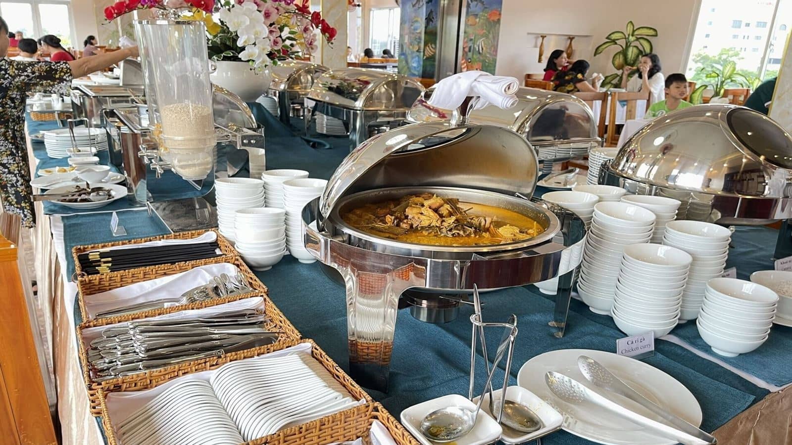 restaurants-restaurant