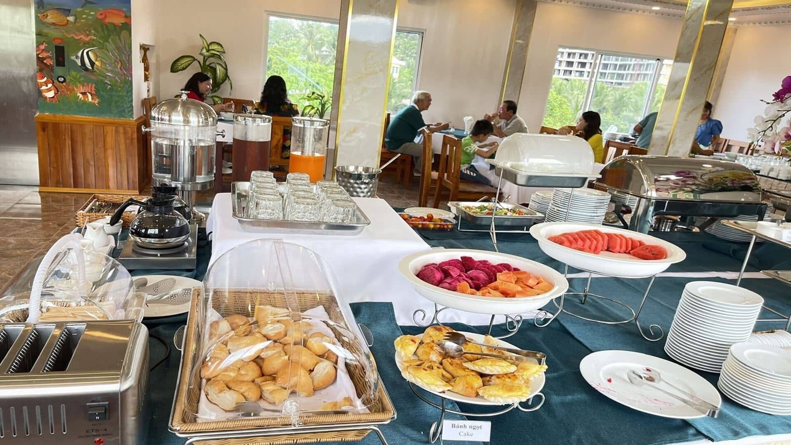 restaurants-restaurant