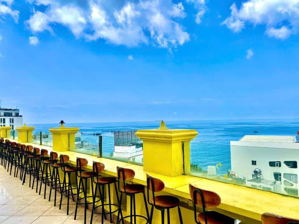 restaurants-restaurant