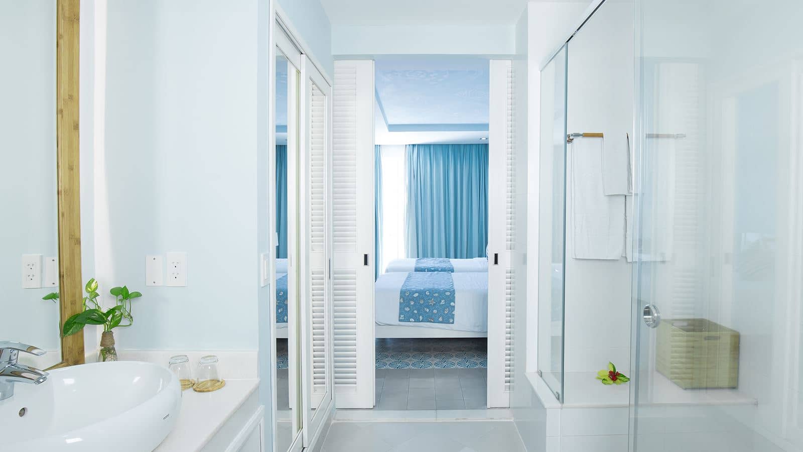 rooms-azul-pool-view