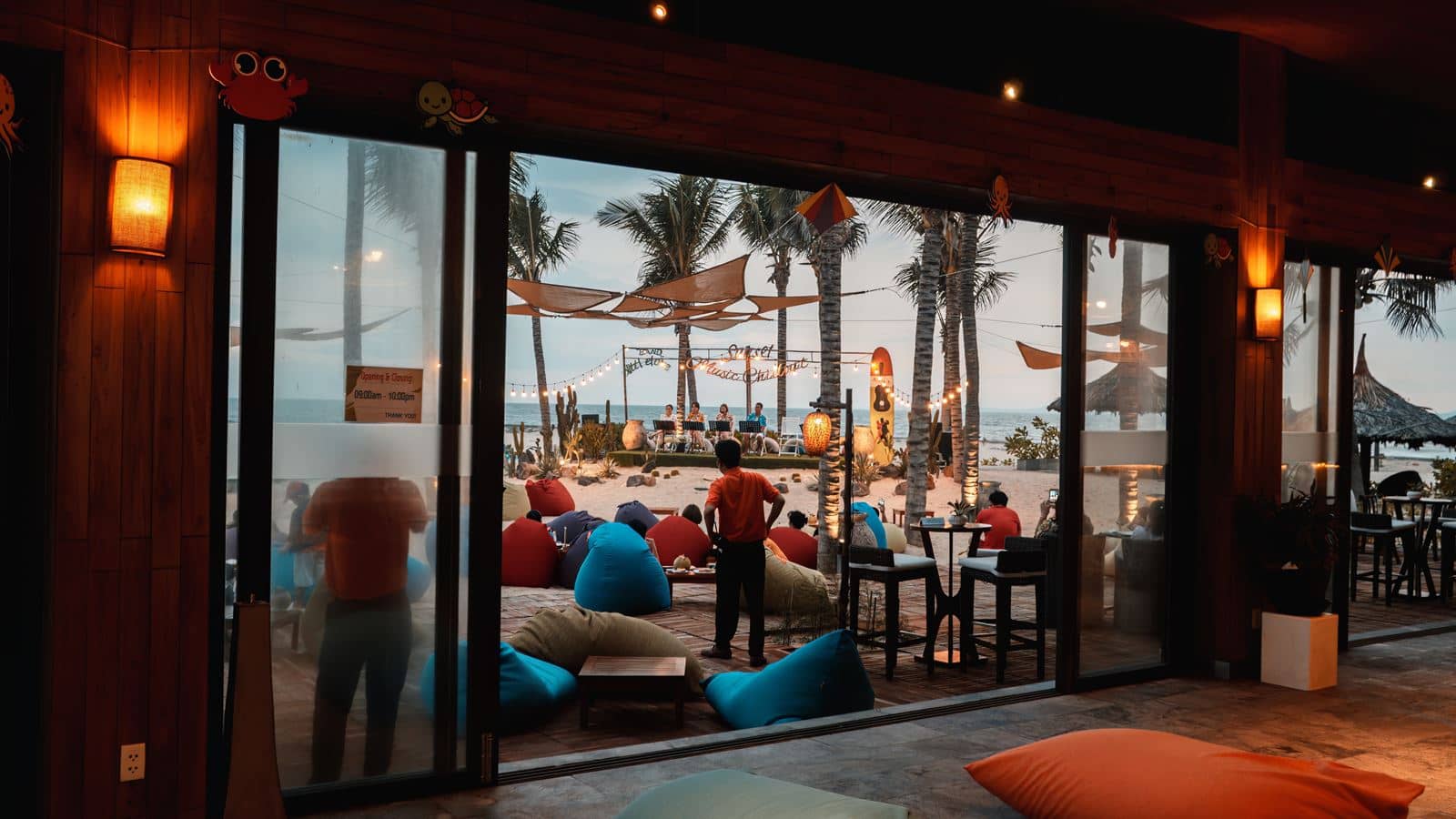 bars-beach-club