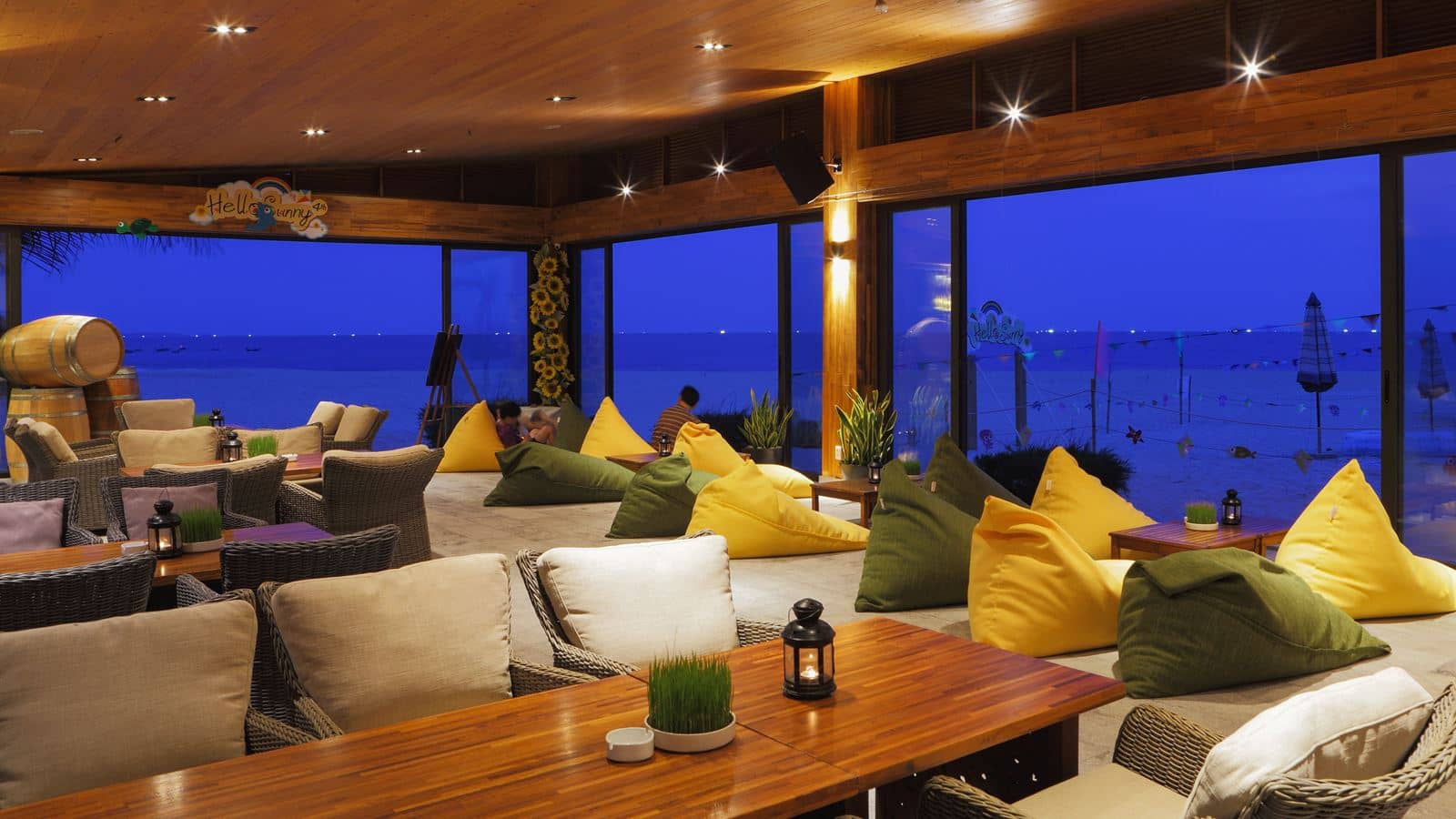 bars-beach-club