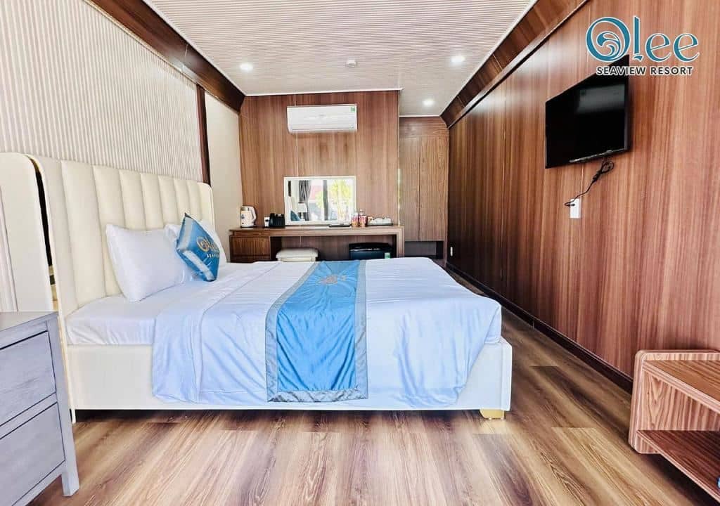 rooms-double-room-pool-view