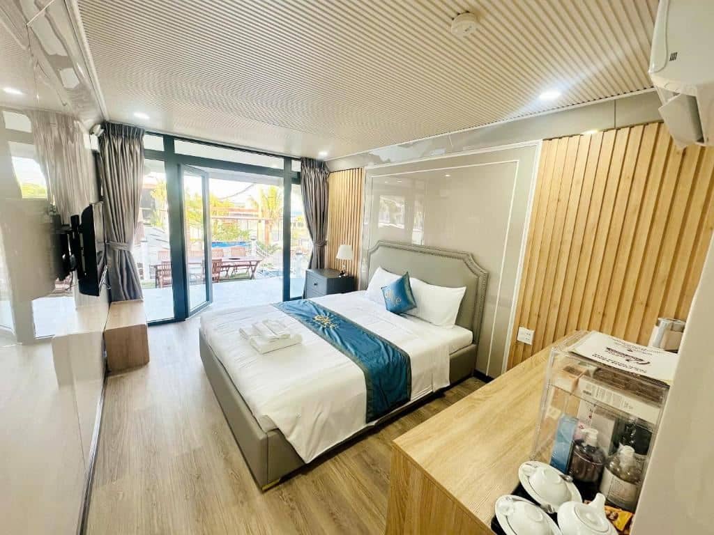 rooms-double-room-pool-view