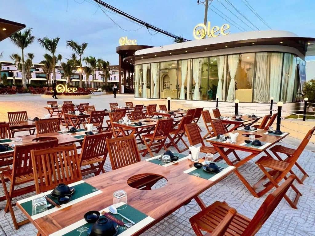 restaurants-restaurant