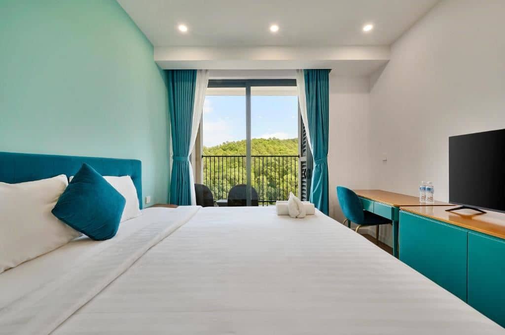 rooms-studio-mountain--city-view-no-extra-bed