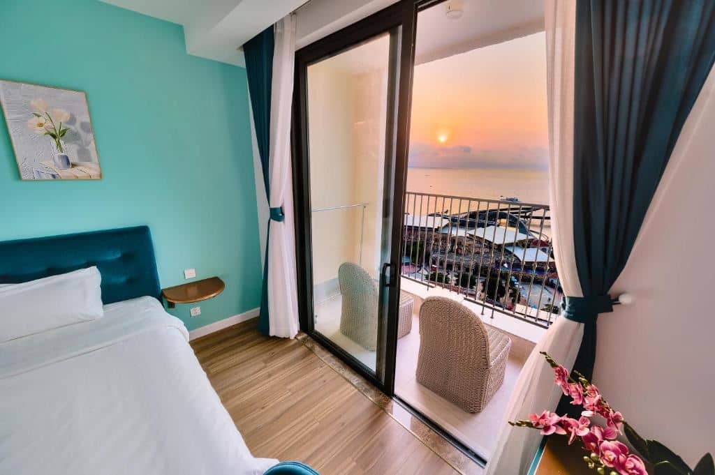 rooms-studio-ocean--fireworks-view-no-extra-bed