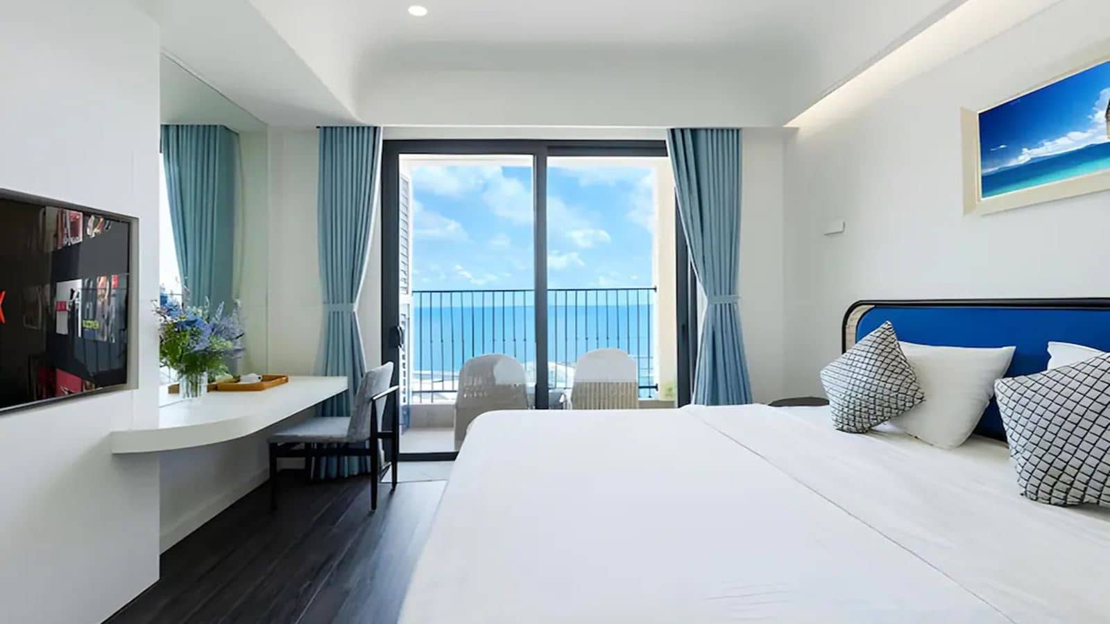rooms-studio-high-floor-ocean--fireworks-view-no-extra-bed