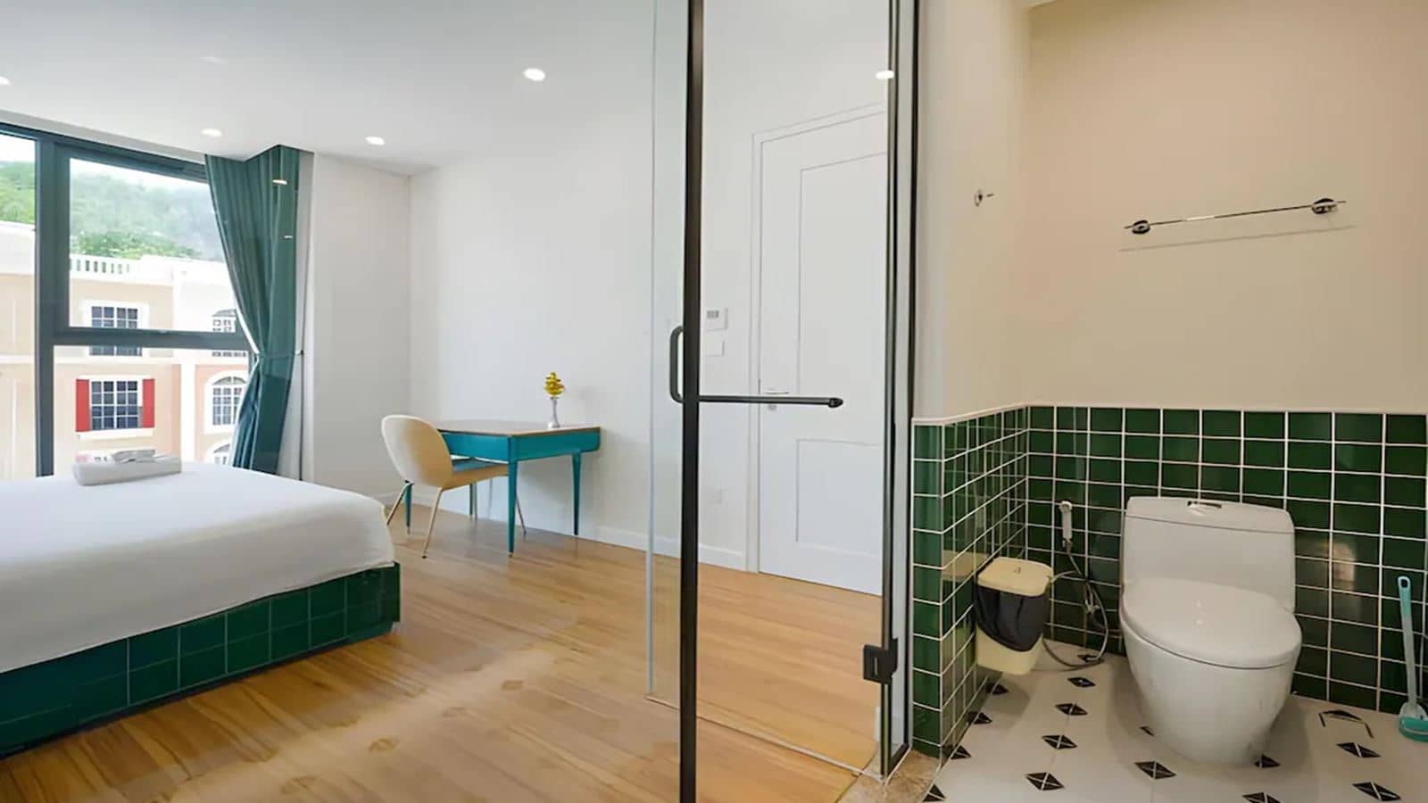 rooms-two-bedroom-ocean--fireworks-view-apartment