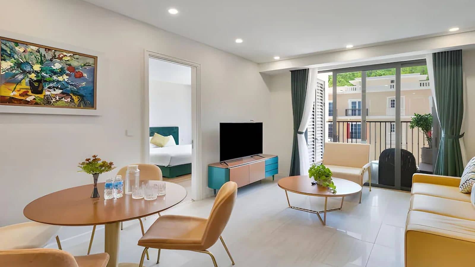 rooms-three-bedroom-mountain-view-apartment
