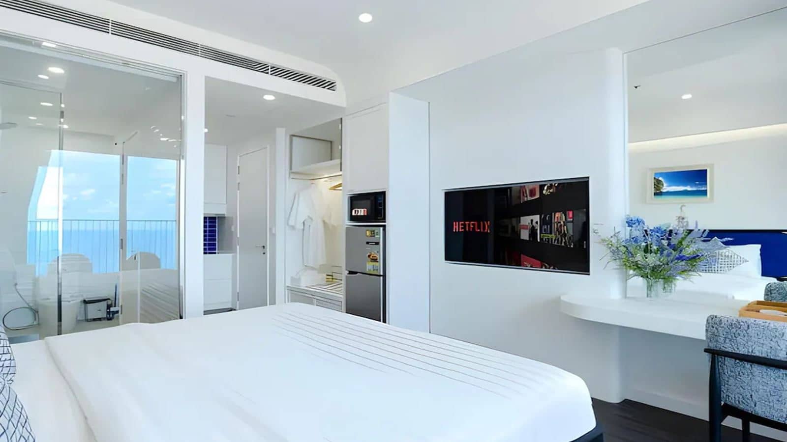 rooms-three-bedroom-suite-ocean--fireworks-view-apartment