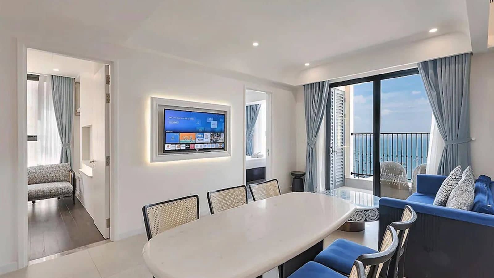 rooms-three-bedroom-suite-ocean--fireworks-view-apartment