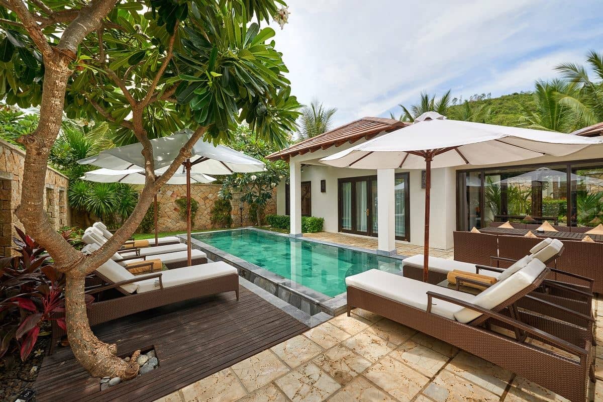 rooms-pool-villa-3bedroom-ocean-view