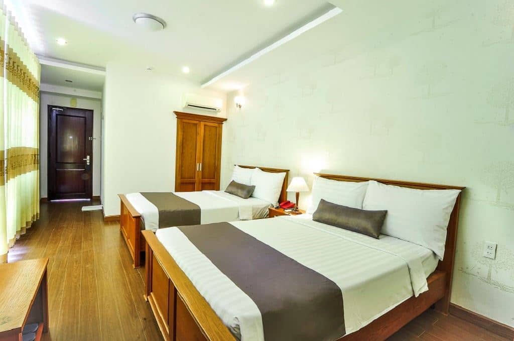 rooms-junior-city-view