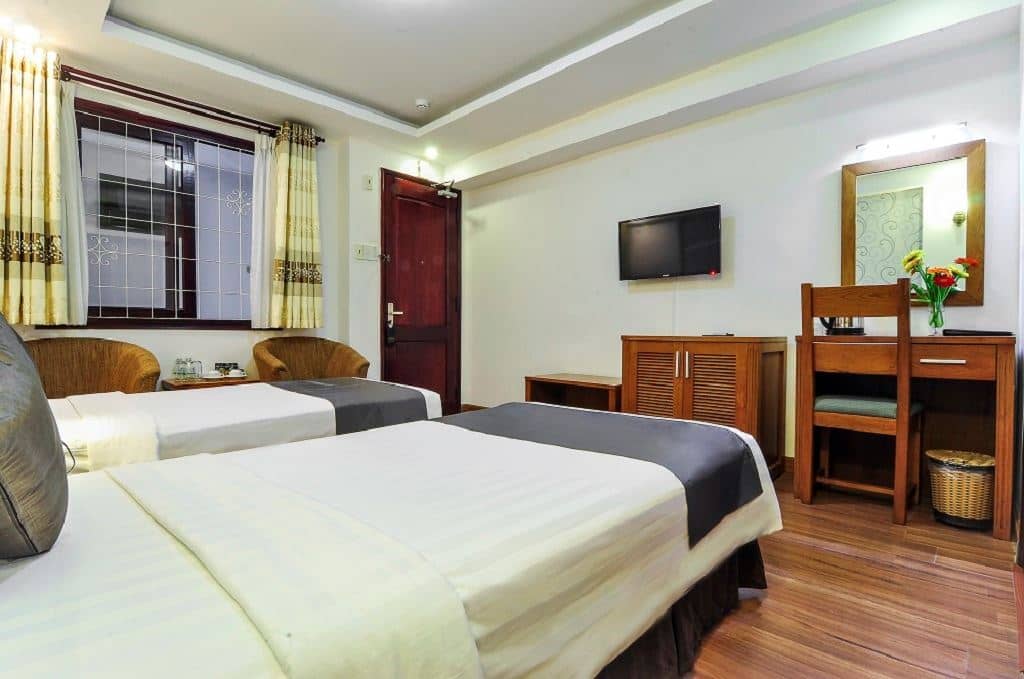 rooms-superior-with-corridor-view