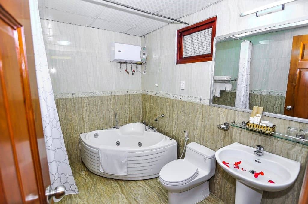 rooms-senior-deluxe-sea-view