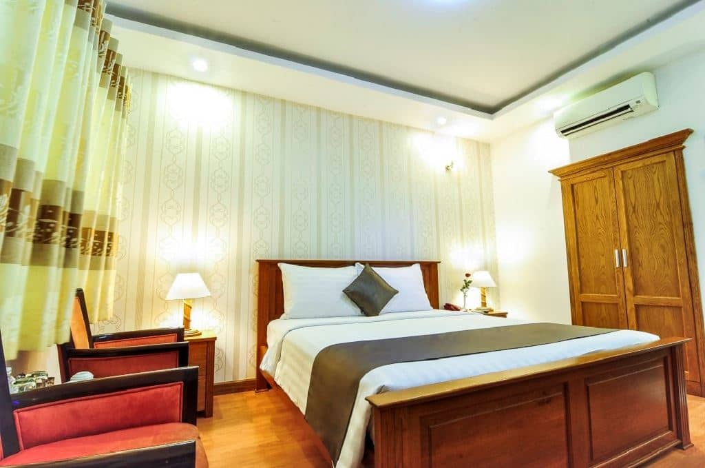 rooms-superior-with-corridor-view