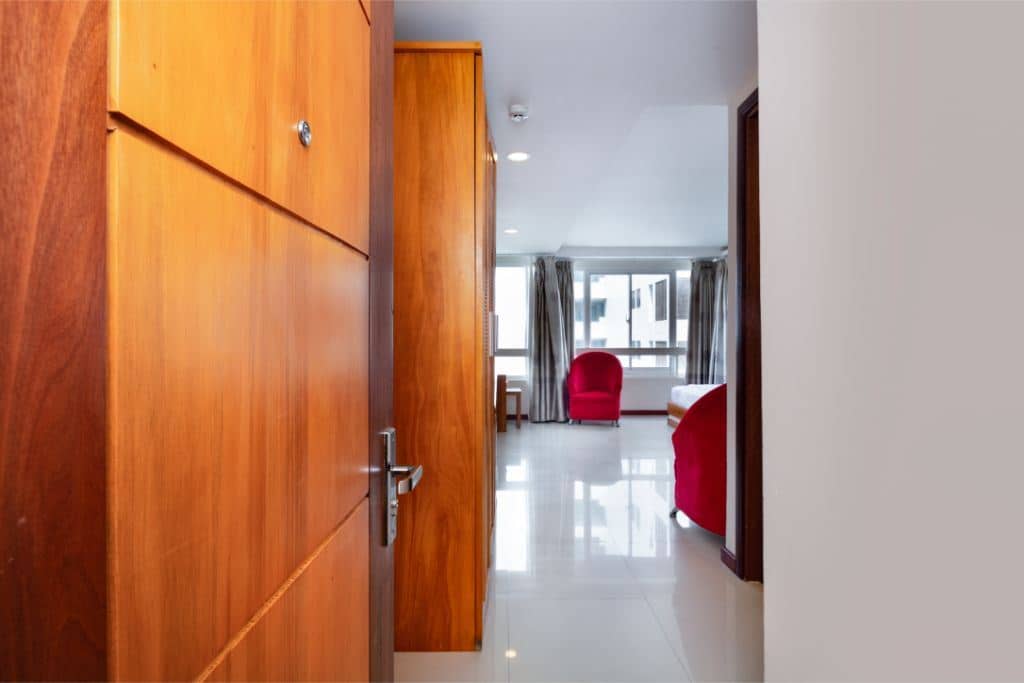 rooms-deluxe-room