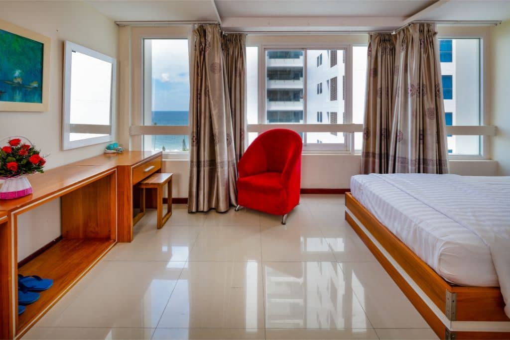 rooms-deluxe-room