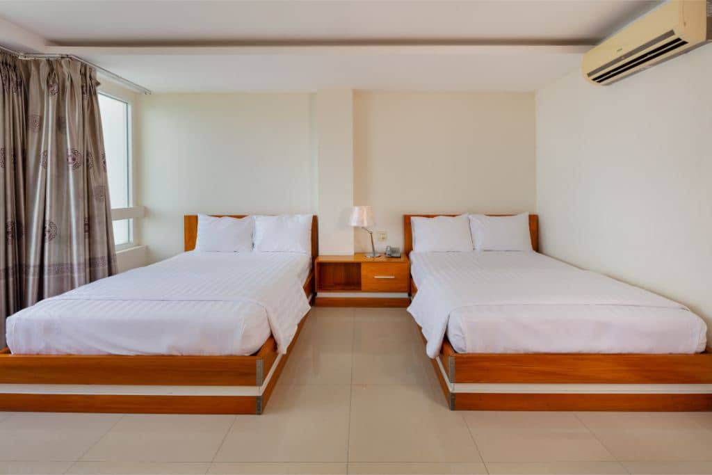 rooms-deluxe-room