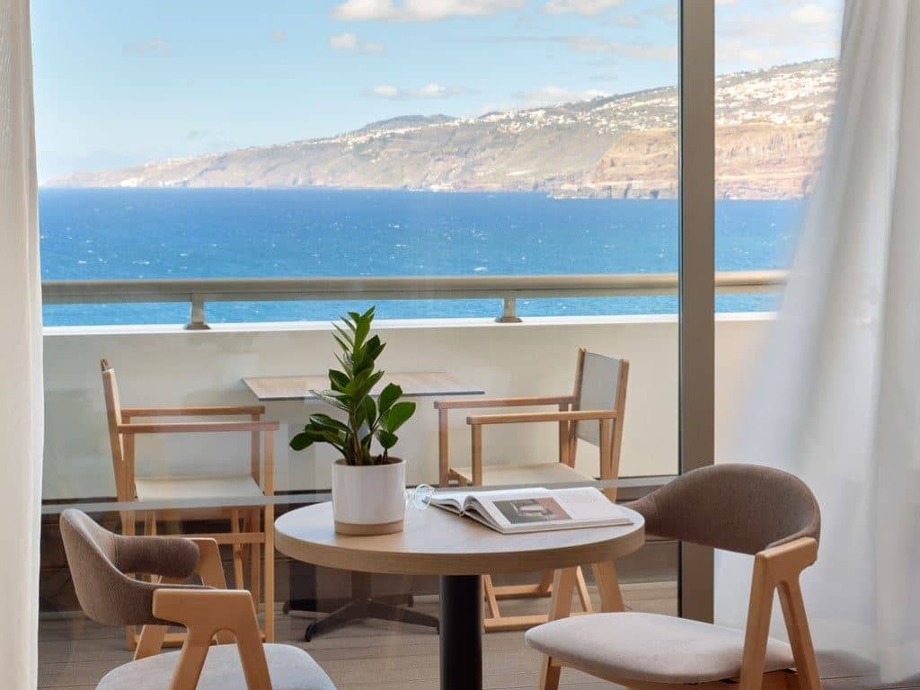 rooms-15-extra-the-level-junior-suite-sea-view-balcony-or-terrace