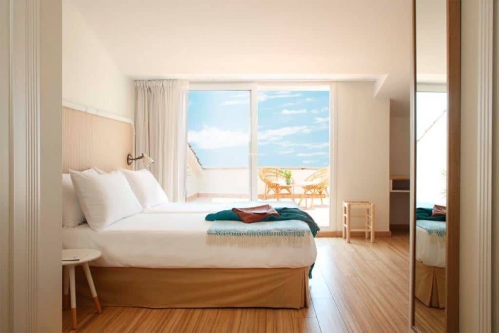 rooms-superior-room