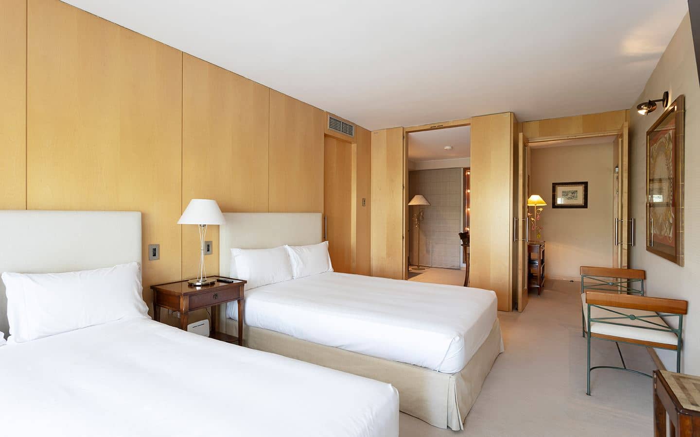 rooms-suite-with-terrace