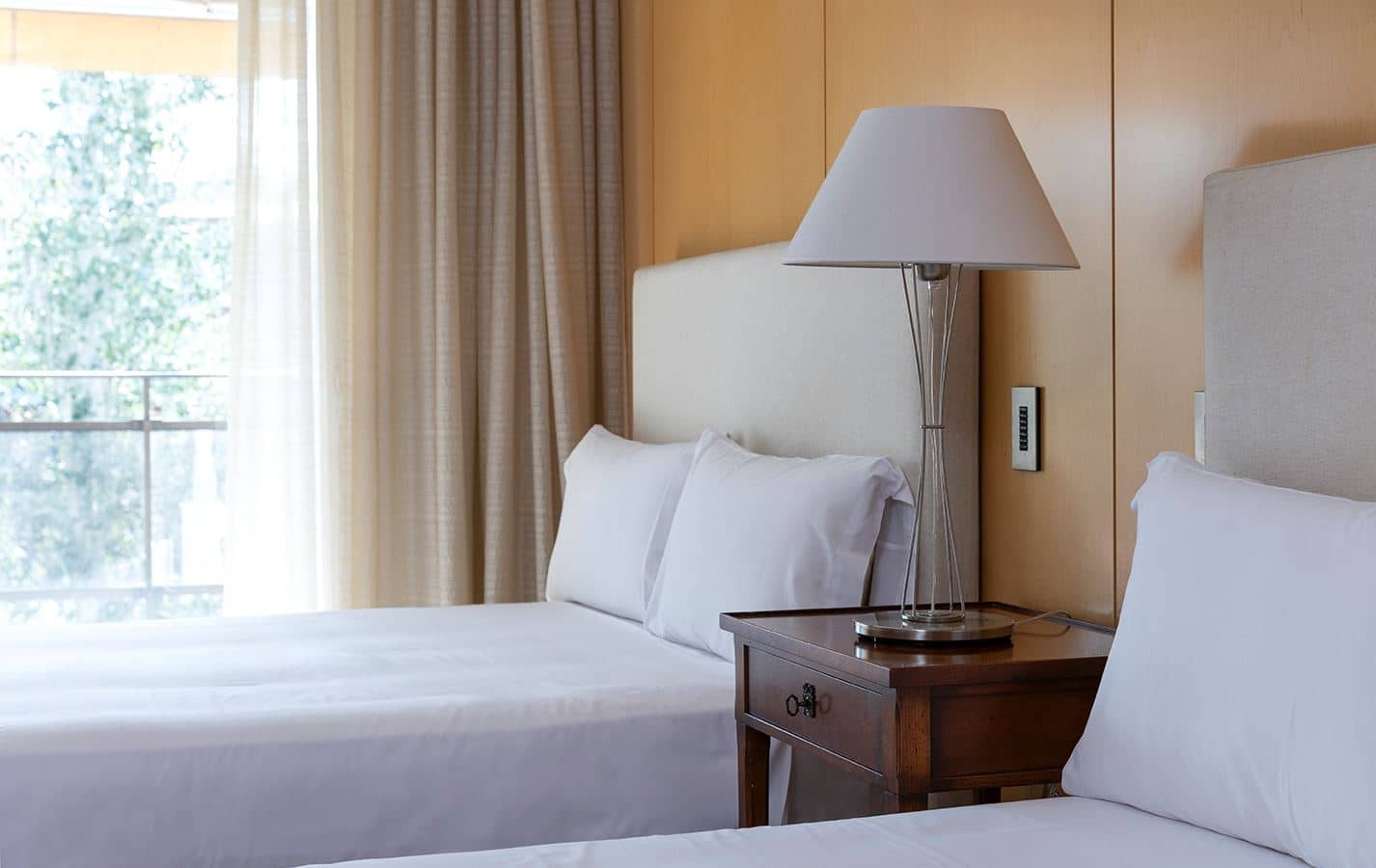 rooms-suite-with-terrace