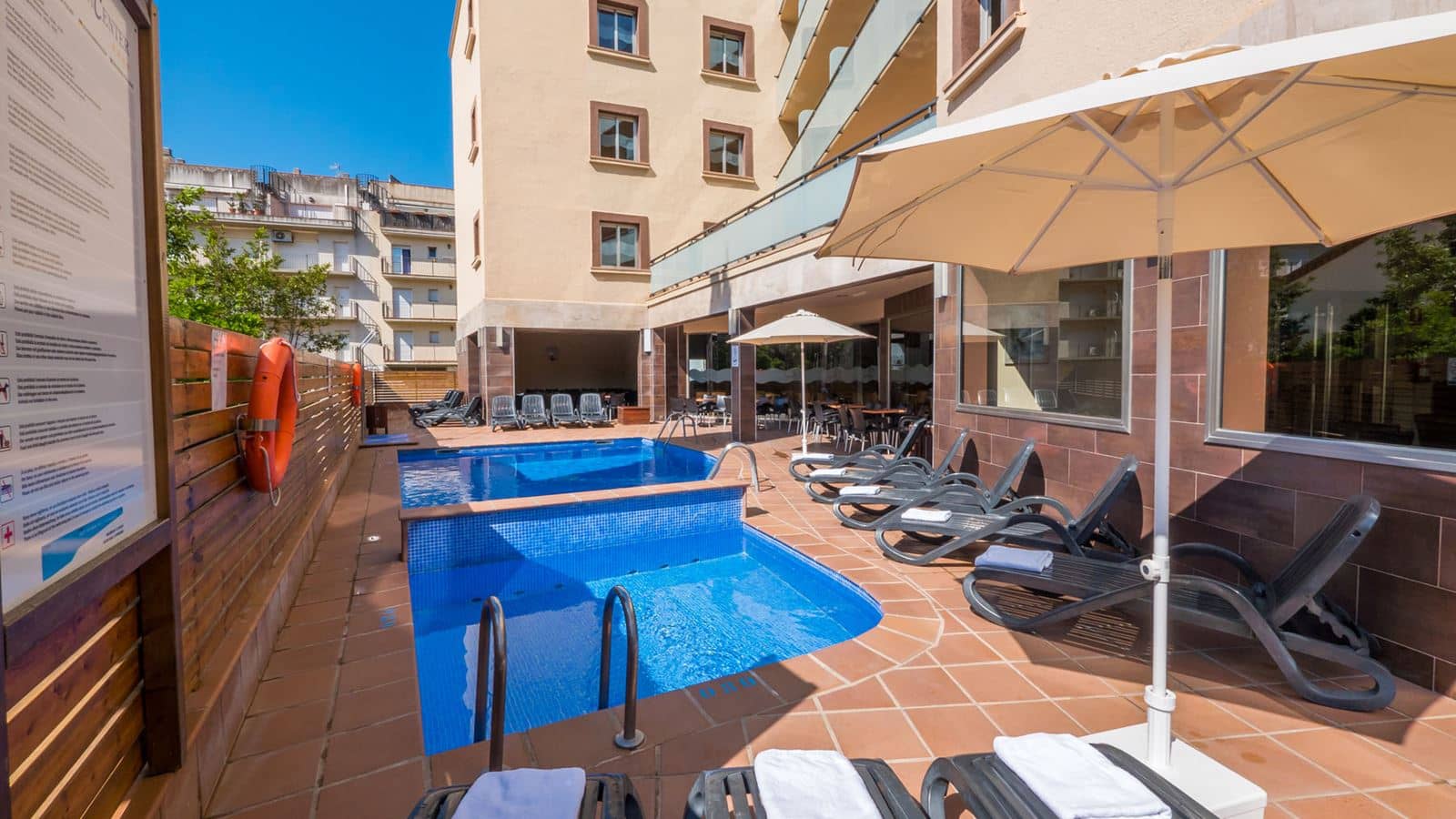 pools-outdoor-childrens-pool
