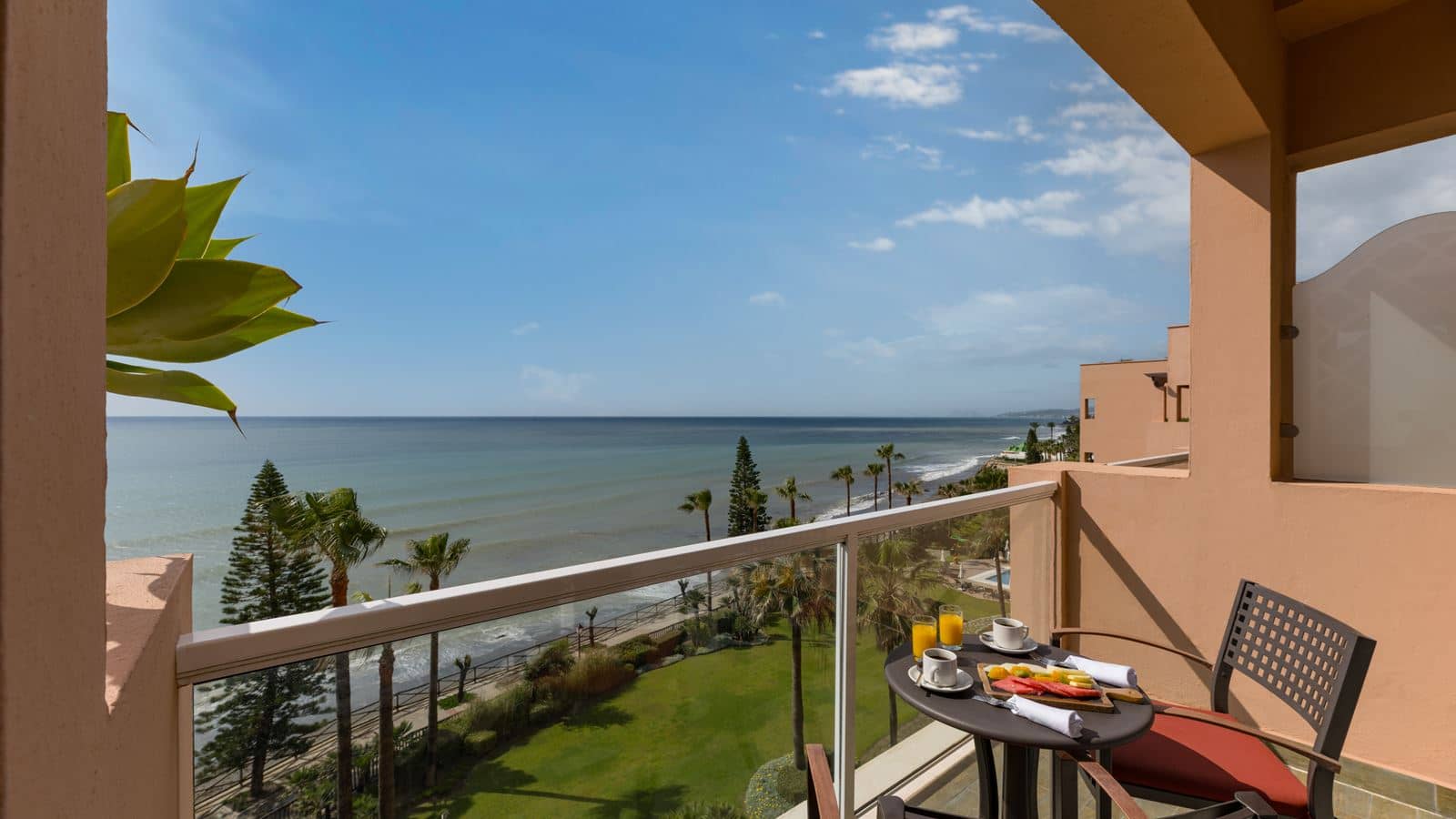 rooms-double-family-standard-sea-view-balcony-or-terrace