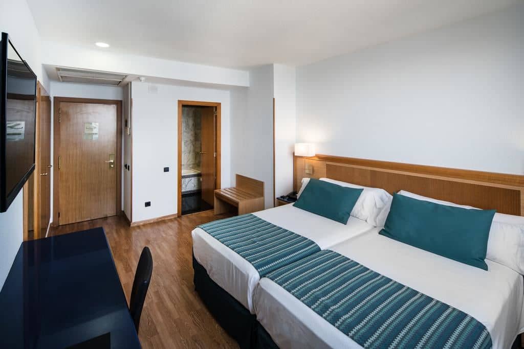rooms-double-room-with-balcony