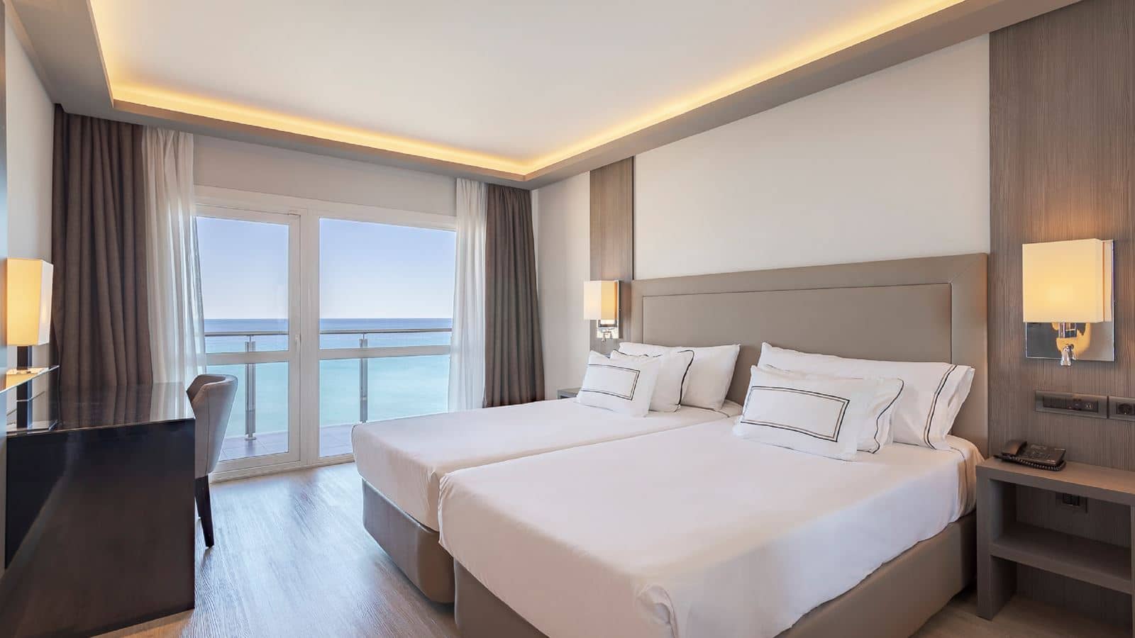 rooms-double-premium-sea-view-balcony-or-terrace-b2v