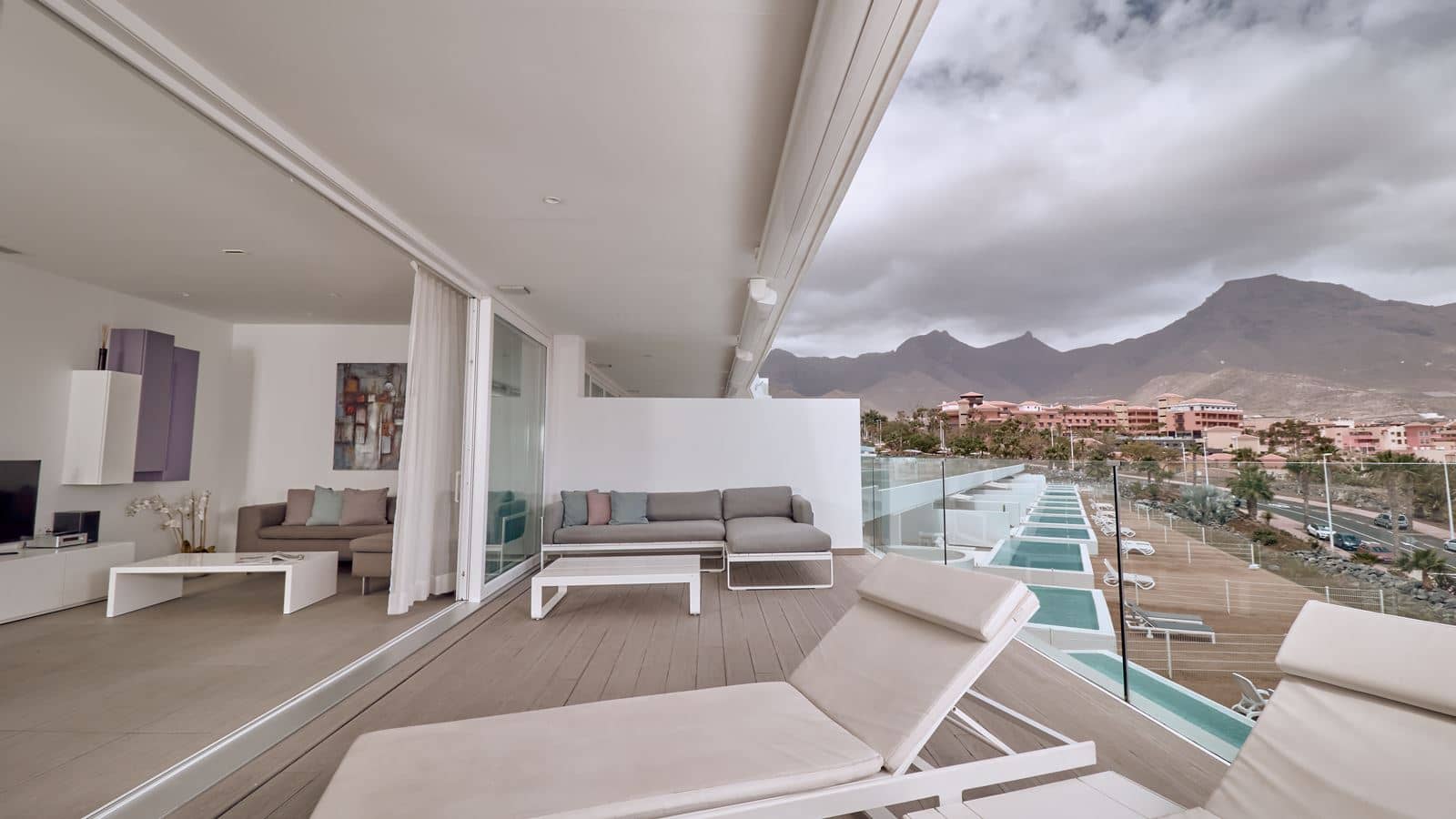 rooms-1-bedroom-suite-with-sea-view-divinity-bliss