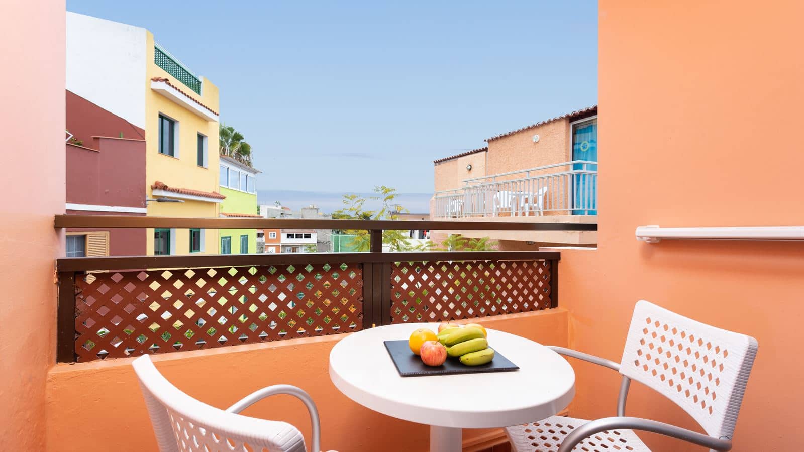 rooms-doble-with-balcony-or-terrace