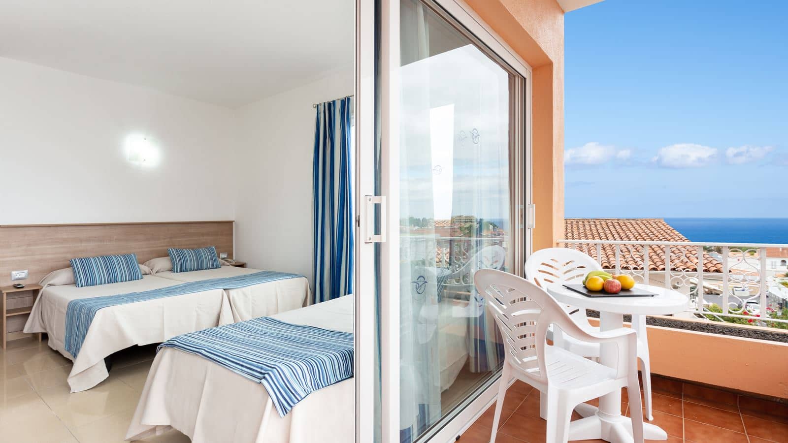 rooms-triple-with-balcony-or-terrace