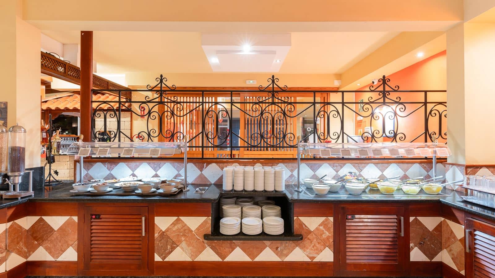 restaurants-buffetrestaurant-bamboo