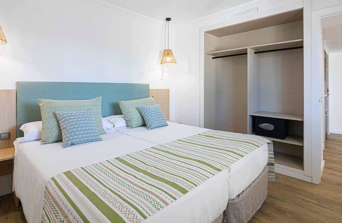 rooms-suite-balcony-or-terrace-a