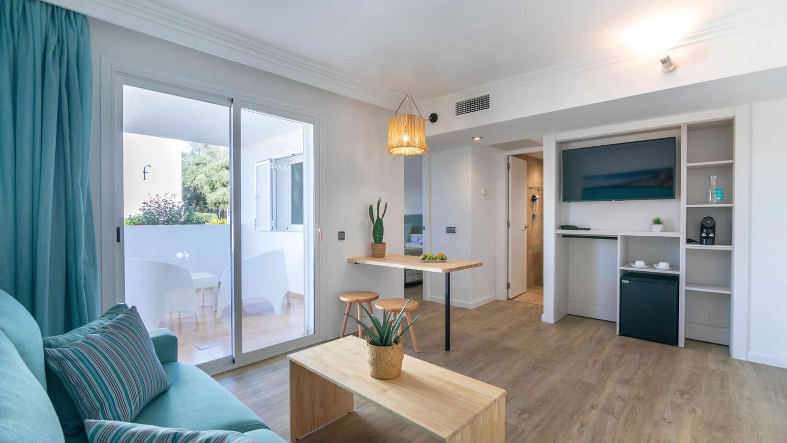 rooms-suite-poolview-balcony-or-terrace-a