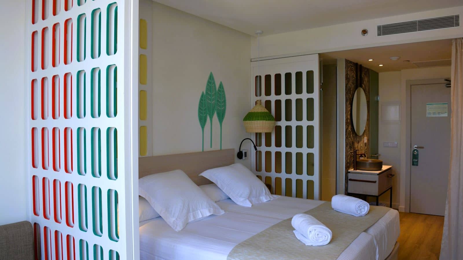 rooms-dg--golden-room