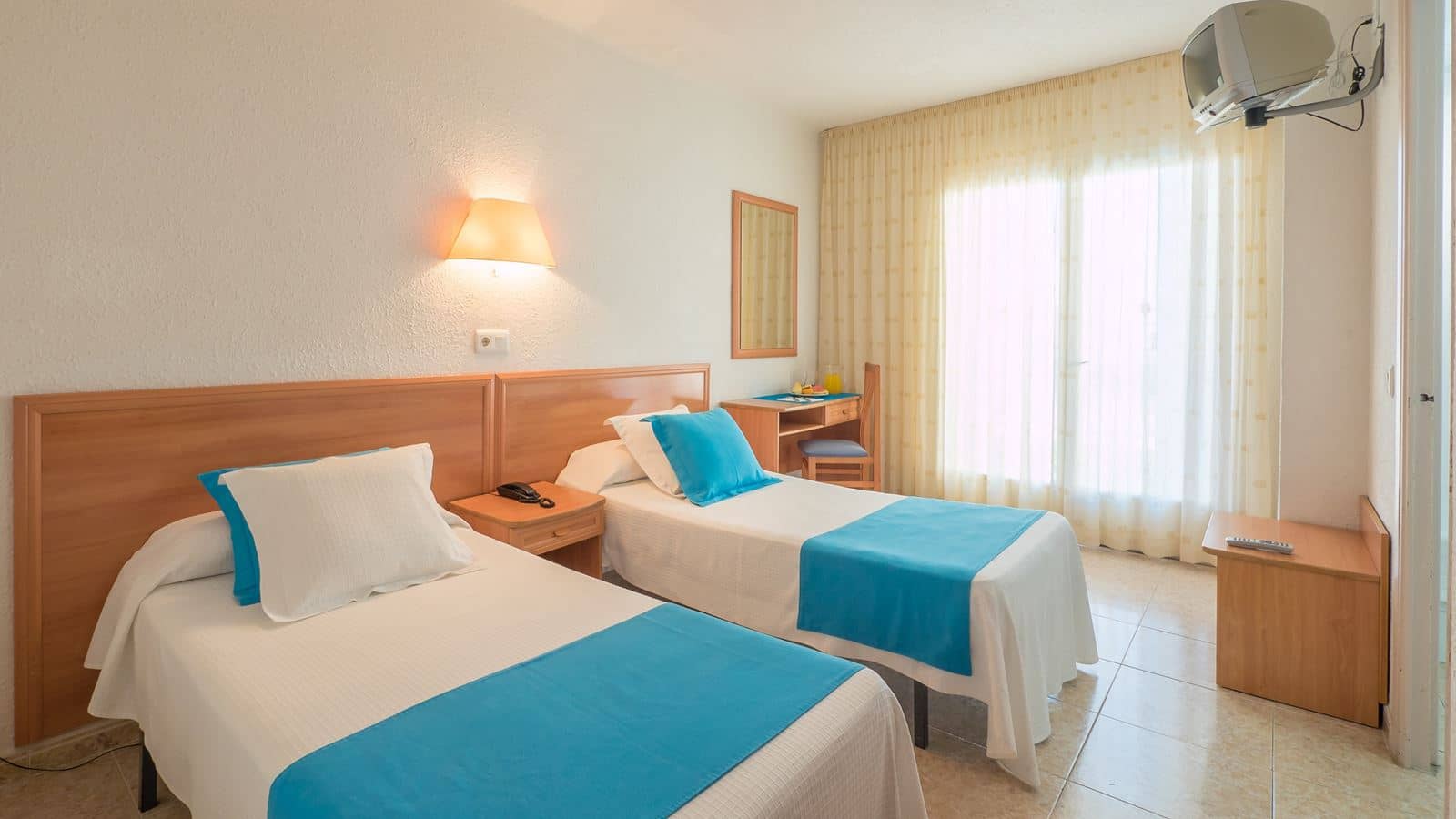 rooms-standard-room